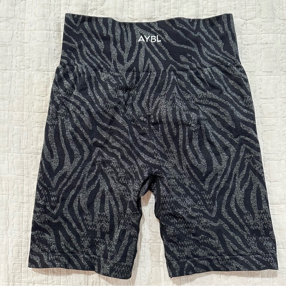 AYBL Evolve Seamless Animal Print Shorts - Picture 4 of 7